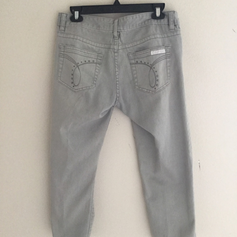 Calvin Klein Light Green Capri Style Jeans with Studded Pockets: Women's 8